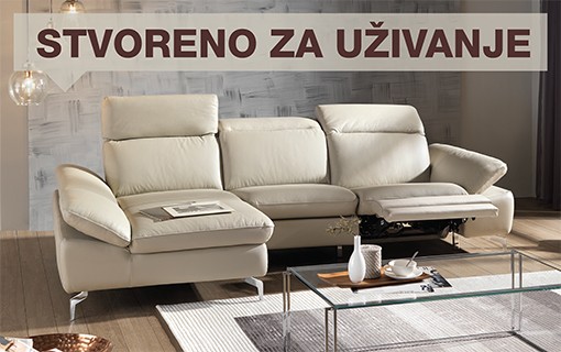 Sjedeća garnitura bež boje s pomičnim naslonima, rukonaslonima i relax funkcijom